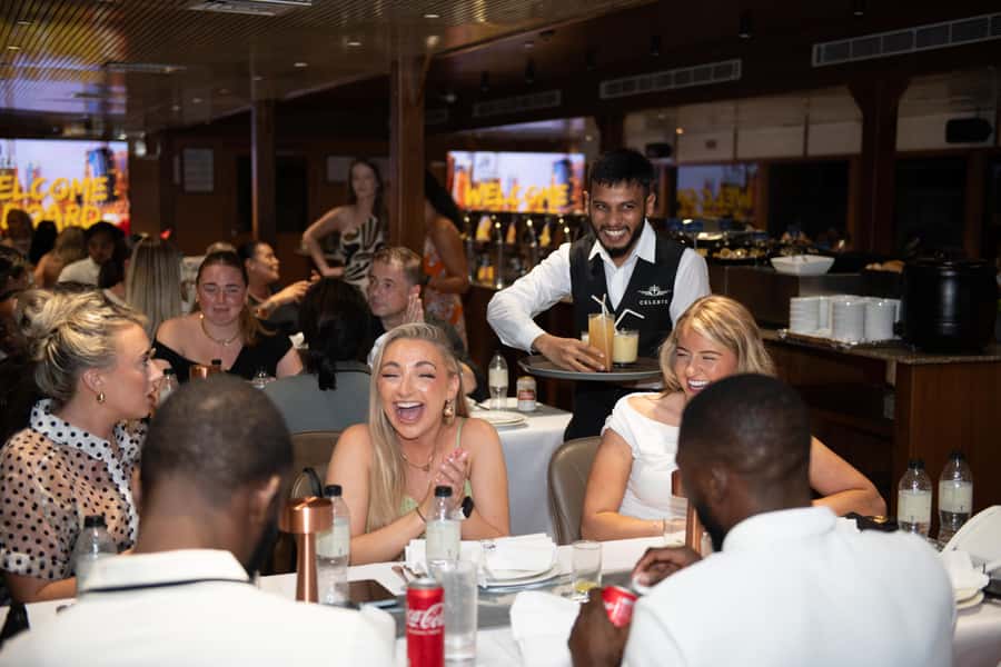Dubai Marina: Luxury Dinner Cruise, Live Show, Open Bar & DJ - Setting sail from Dubai Marina