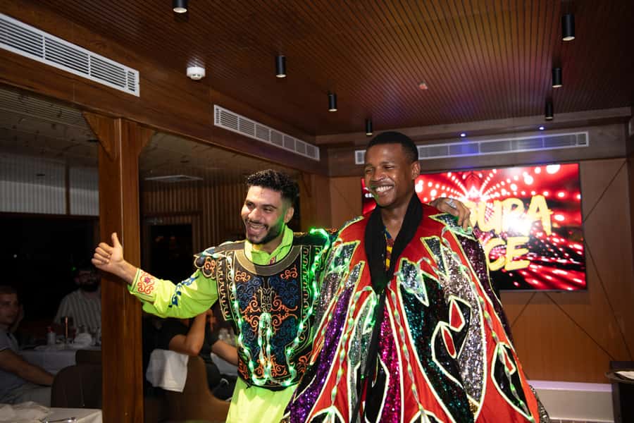 Dubai Marina: Luxury Dinner Cruise, Live Show, Open Bar & DJ - Live music, Tanura, and the DJ
