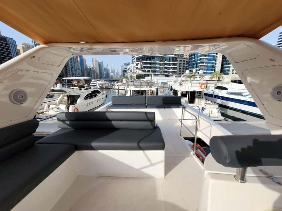 Dubai Marina luxury Yacht Tour: AinDubai,JBR &Harbour(1Hour) - Quick points before you book