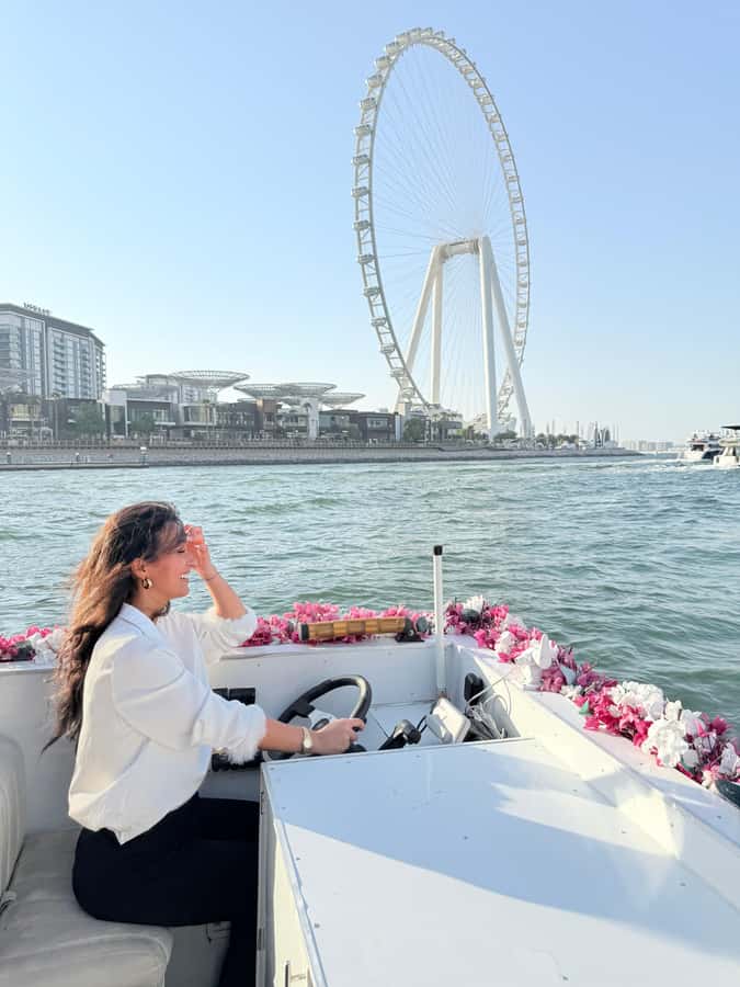 Dubai Marina: Private Boat Tour with Flower - A private flower boat in the middle of Dubai Marina