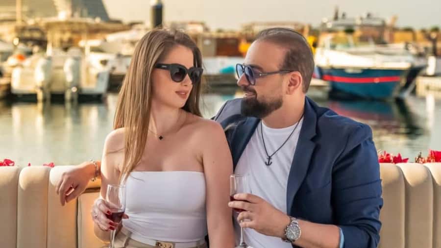 Dubai Marina: Private Boat Tour with Flower - What the crew adds to the ride