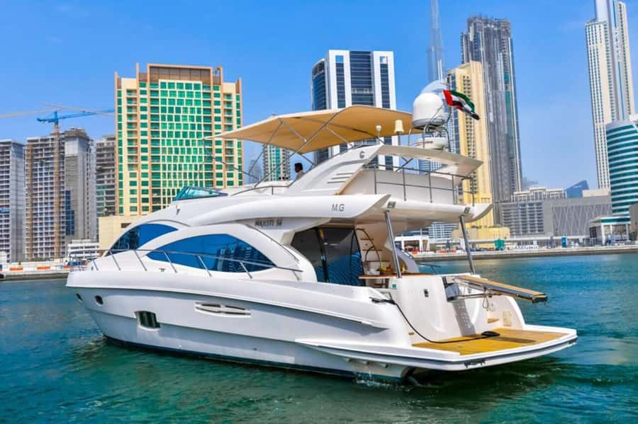 Dubai: Marina Private Luxury Yacht Tour - JBR and the city from the sea