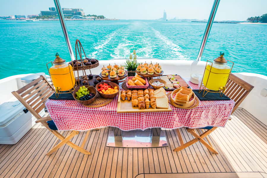 Dubai: Marina Sightseeing on Yacht with Breakfast - Breakfast on board, with more than coffee and pastries