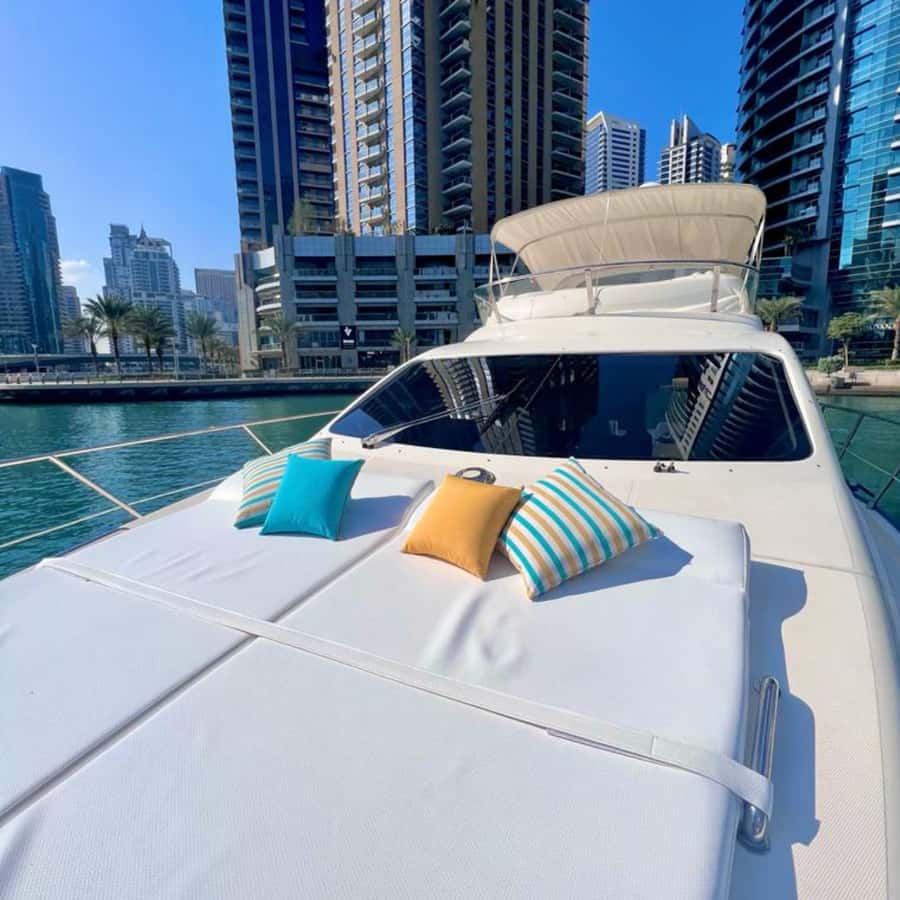 Dubai: Marina Sightseeing on Yacht with Breakfast - Dubai Marina and the first 15 minutes of city views