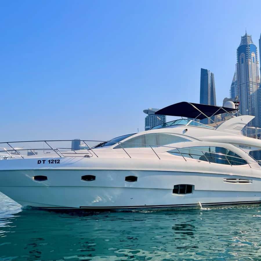 Dubai: Marina Sightseeing on Yacht with Breakfast - JBR and a 10-minute photo stop