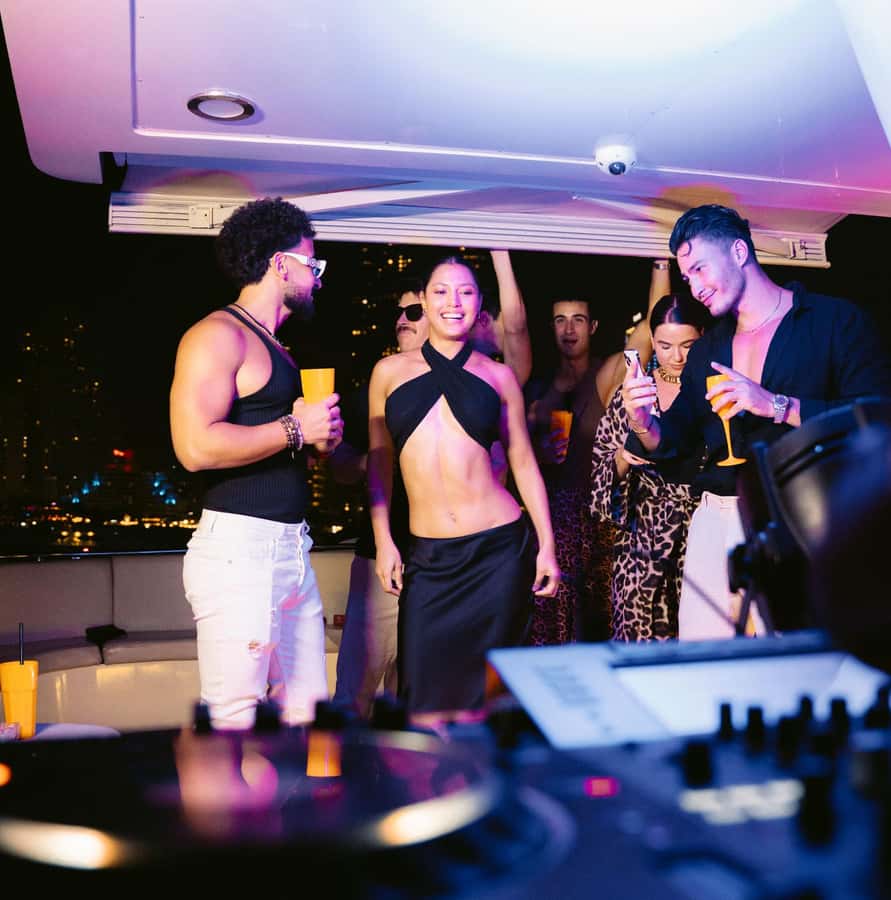 Dubai: Marina Yacht Party with BBQ, Unlimited Drinks and DJ - Who will get the most from the $89 price