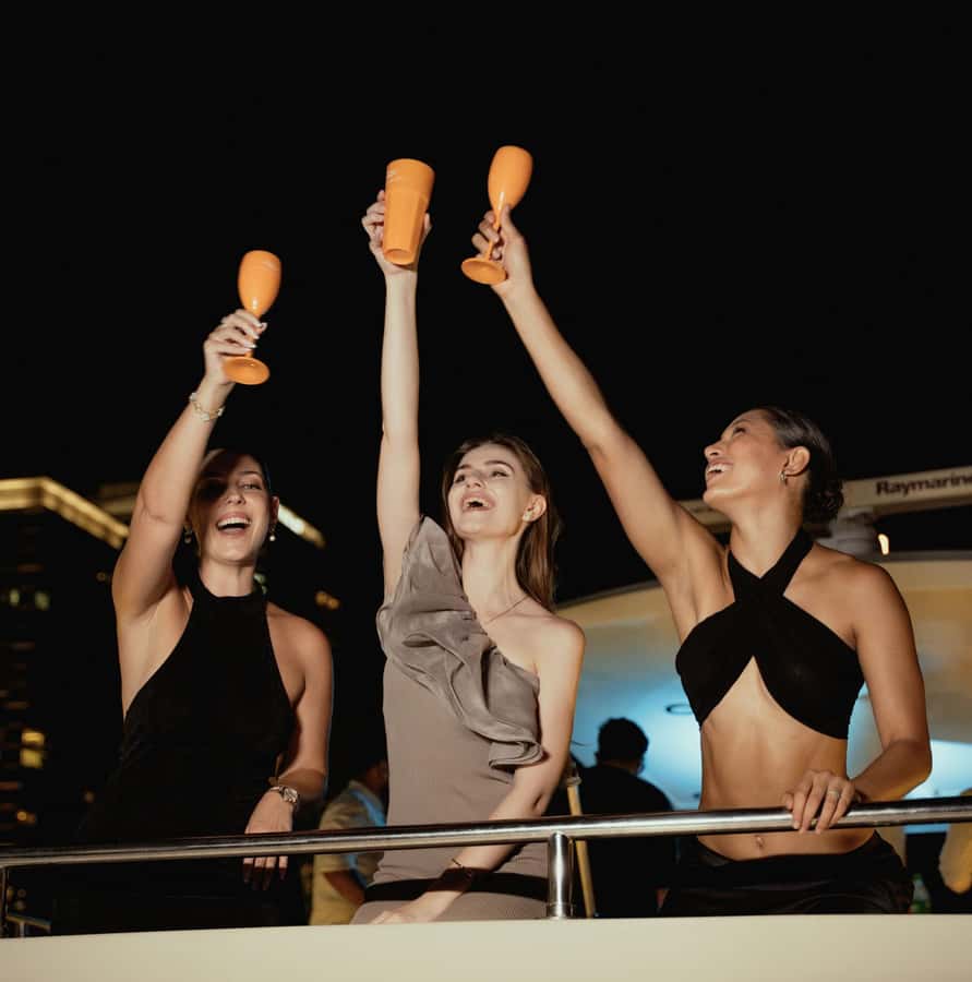 Dubai: Marina Yacht Party with BBQ, Unlimited Drinks and DJ - Checking in at Xclusive Yachts