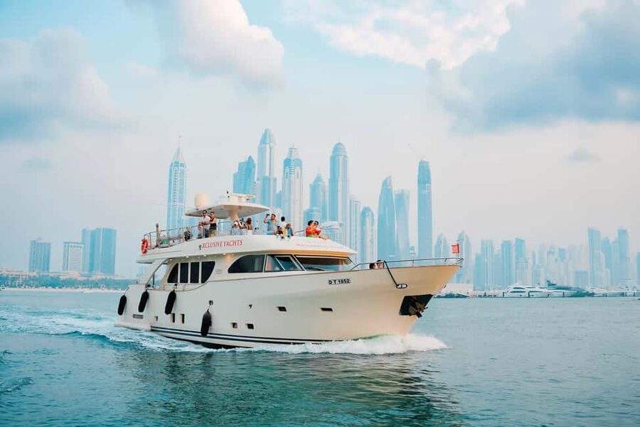 Dubai Marina Yacht Tour: Ain Wheel, JBR & Harbour in 1 Hour - What this one-hour yacht ride actually delivers