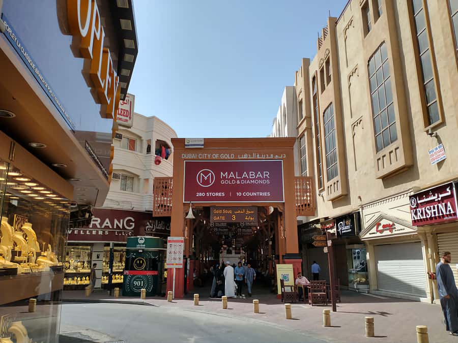 Dubai: Old to New Dubai Private Half-Day Sightseeing Tour - Dubai Frame, the marker between old and new