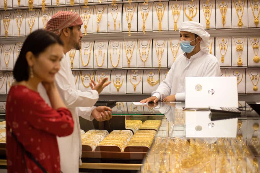 Dubai: Old Town, Creek, Museums, Souks, & Street Food Tour - Al Souq Al Kabeer: where the tasting starts