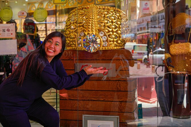Dubai: Old Town, Souks, Street Food, Guided Tour & Abra Ride - Gold Souk and the final half hour
