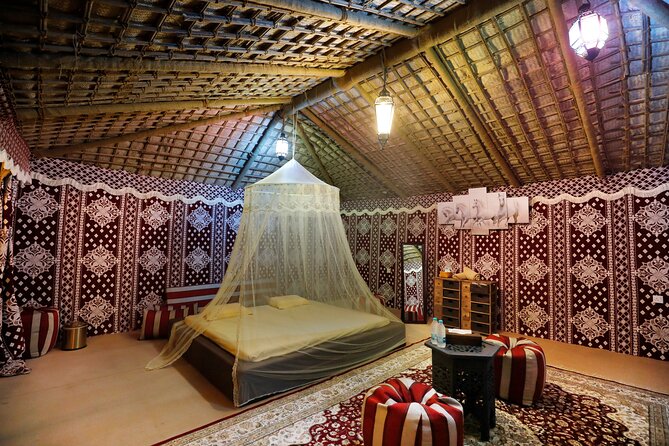 Dubai Overnight Desert Safari, BBQ & Stargazing at Al Khayma Camp - Henna, falcons, and the evening show