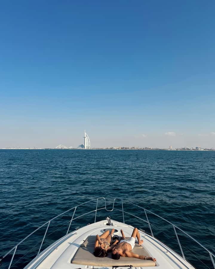 Dubai: Palm Jumeirah luxury private yacht Tour - When the price makes sense