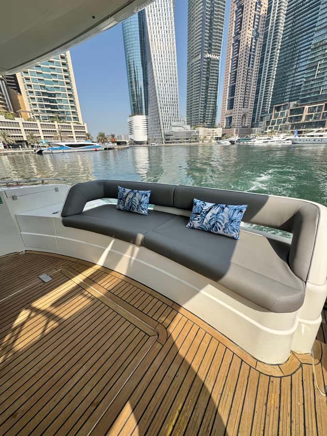Dubai: Palm Jumeirah luxury private yacht Tour - Choosing the right time and duration