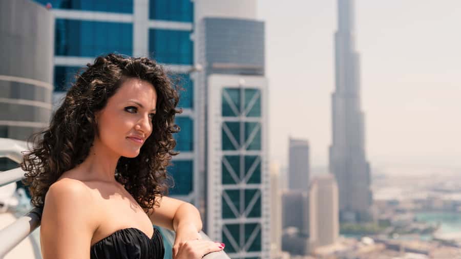 Dubai Photo Shoot with a Personal Travel Photographer - How the $296 group price works
