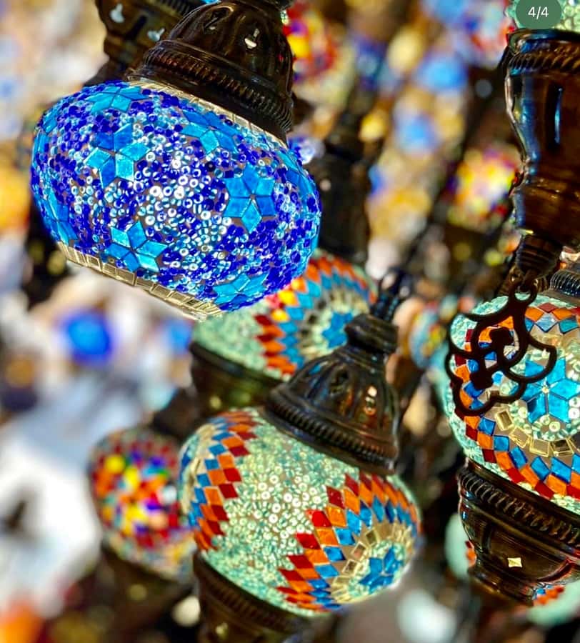 Dubai: Premium Old Town, Street Food, Souks & Boat Ride Tour - Al Souq Al Kabeer and the creekside pause