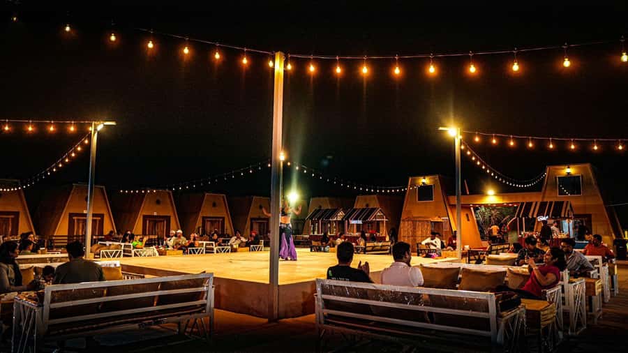 Dubai: Premium Red Dune Safari with Sandboarding & BBQ - Who will enjoy this safari most?
