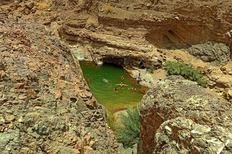 Dubai: Private Desert Day Tour and Wadi Shawka Pool Visit - Key points to know