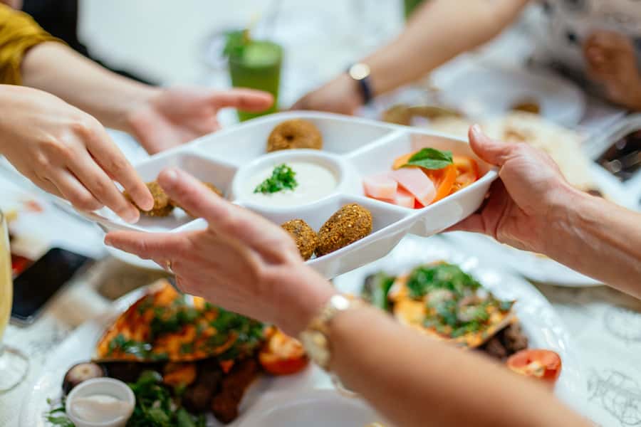 Dubai: Private Food Tour – 10 Tastings with Locals - Why this tour works best in Old Dubai