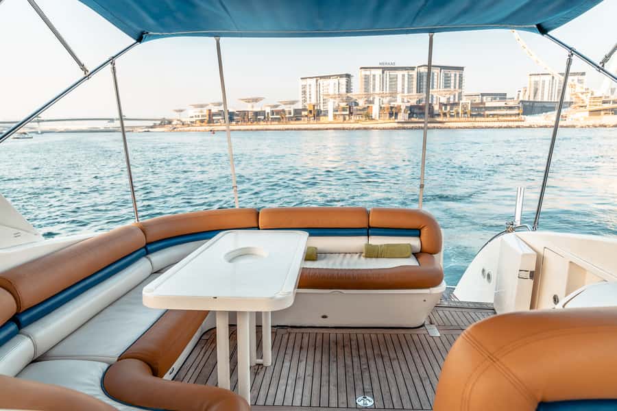 Dubai: Private Luxury Everest Yacht Cruise from Dubai Marina - How private service affects the experience