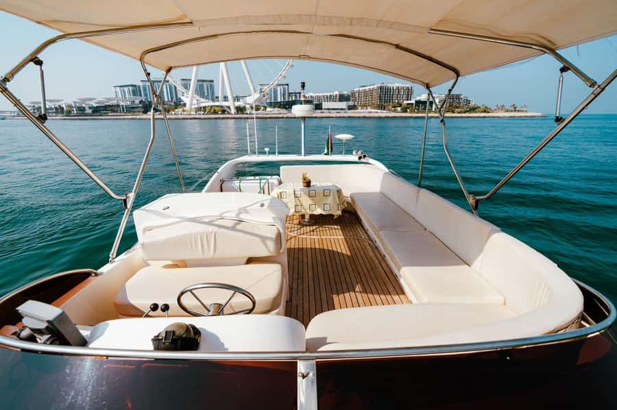 Dubai: Private Luxury Yacht Tour on a 50-Foot Yacht - Choosing between two hours and eight hours