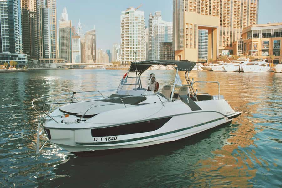 Dubai: Private Sea Escape Cruise - Swim, Tan & Sightsee - Why a private boat is a smart way to see Dubai