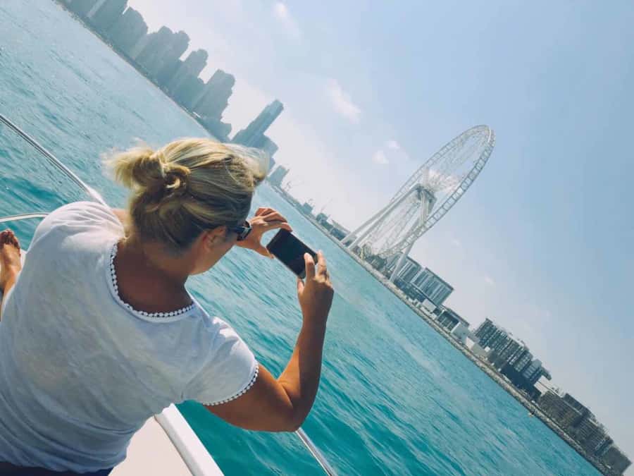 Dubai: Private Sea Escape Cruise - Swim, Tan & Sightsee - The captains make a difference