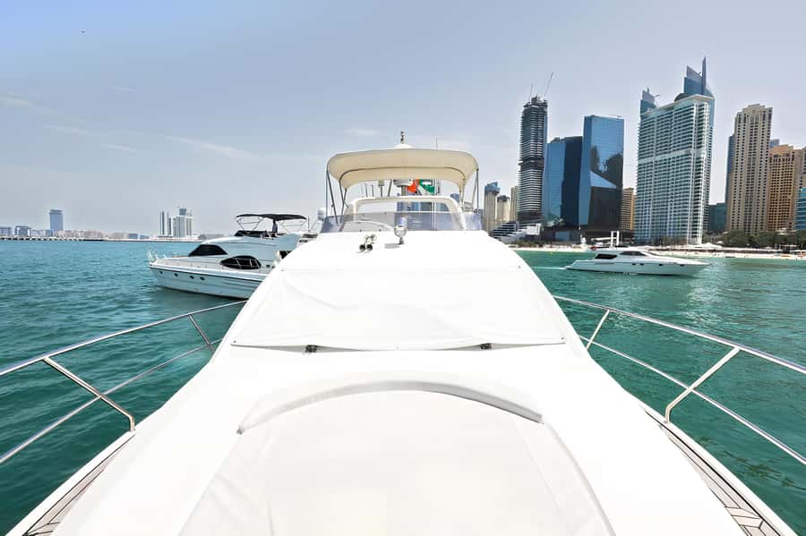 Dubai: Private Yacht Tour Experience with Soft Drinks - Three to eight hours for Atlantis and a fuller outing