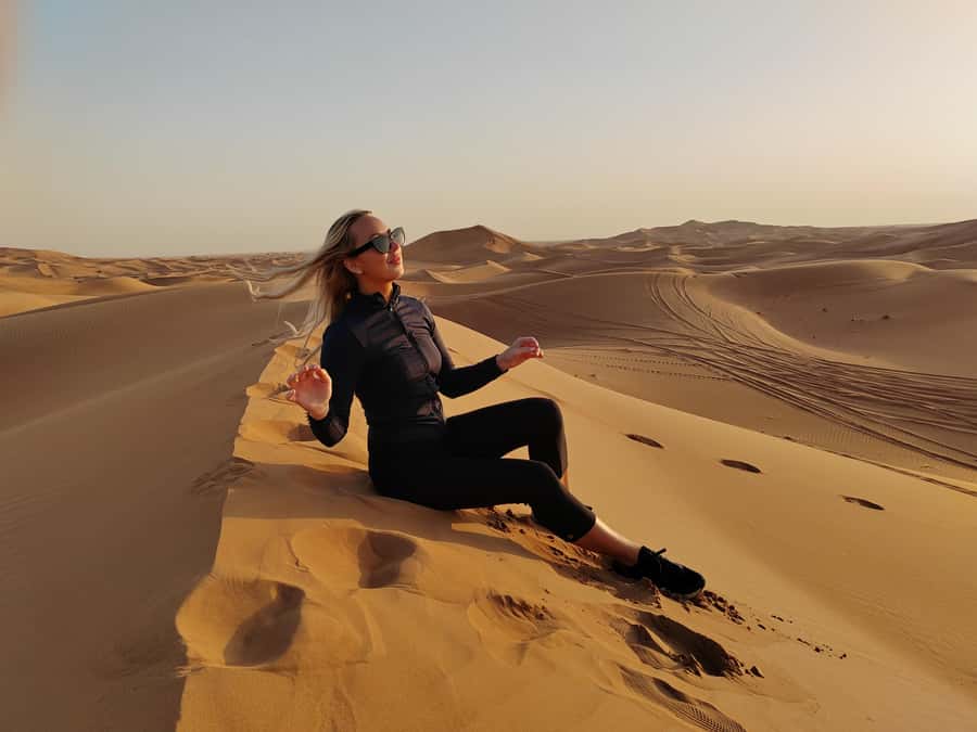 Dubai: Red Dunes Desert Safari with Premium Camp BBQ & Shows - How the guide can shape your evening