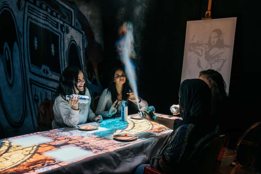 Dubai: Seven Paintings Immersive Dining Show Tickets - What the Strongest Praise Tells You