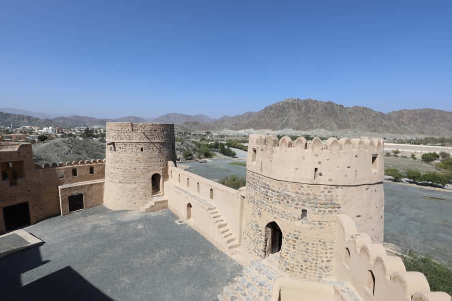 Dubai: Sheikh Zayed Mosque, Fujairah and Khorfakkan Tour - Sheikh Zayed Mosque in Fujairah