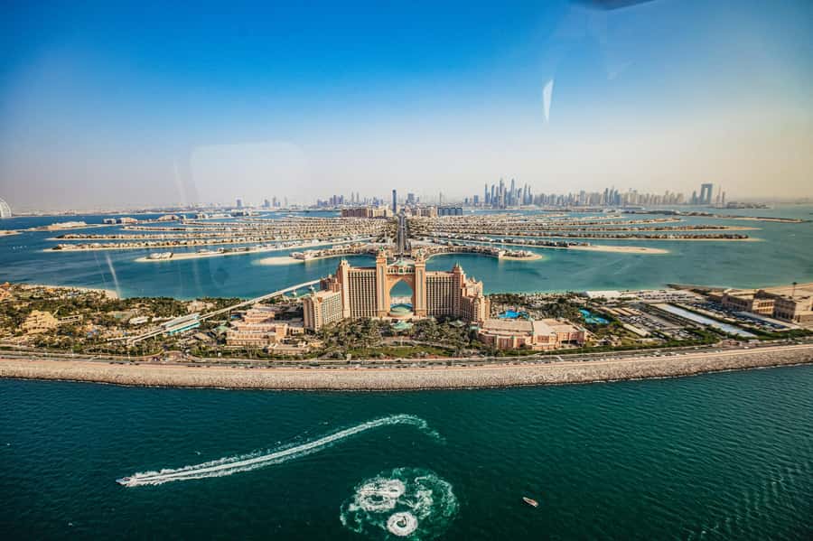 Dubai: Sightseeing Helicopter Ride from The Palm - What the six-seat helicopter is like