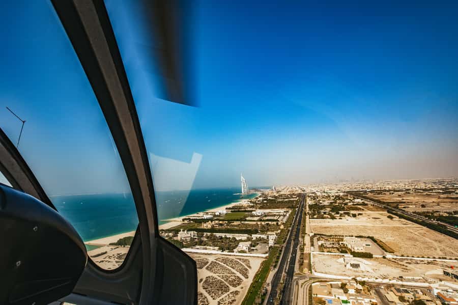 Dubai: Sightseeing Helicopter Ride from The Palm - Photographing Dubai without losing the moment