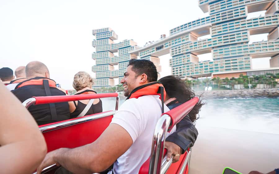 Dubai: Sightseeing Speedboat Tour with Live Tour Guide - Timing, clothing, and what to carry