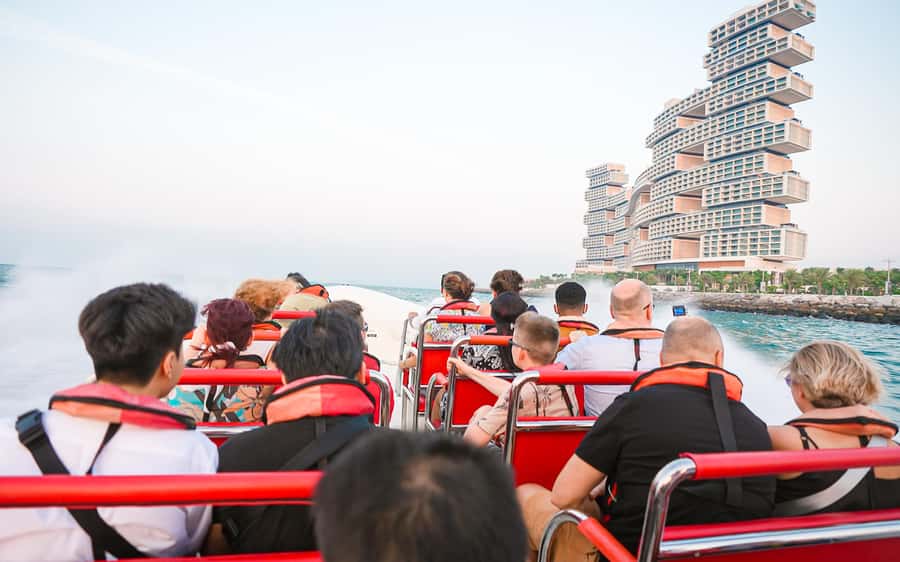 Dubai: Sightseeing Speedboat Tour with Live Tour Guide - Should you book the 60 or 90-minute option?