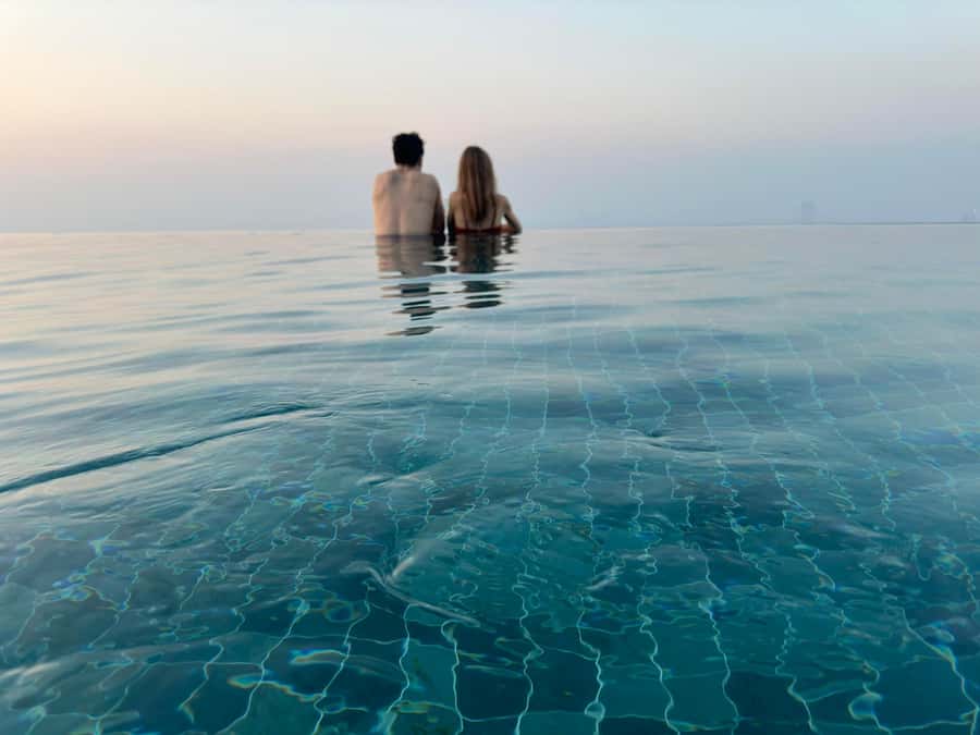 Dubai: Sky Pool and Palm Observatory Access - How good are the guides?