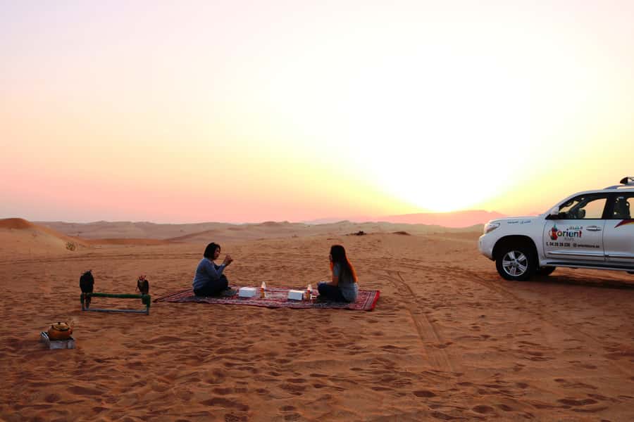 Dubai: Sunrise Desert Jeep Safari with Wildlife Experience - The first light over the dunes