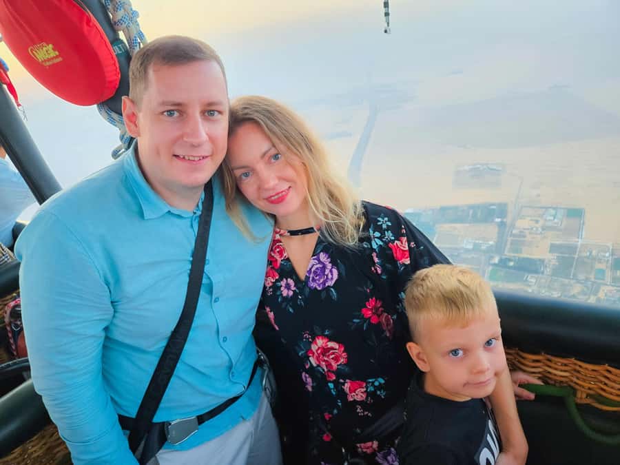 Dubai: Sunrise Hot Air Balloon Ride with Transfers - Before sunrise, the desert is the main event