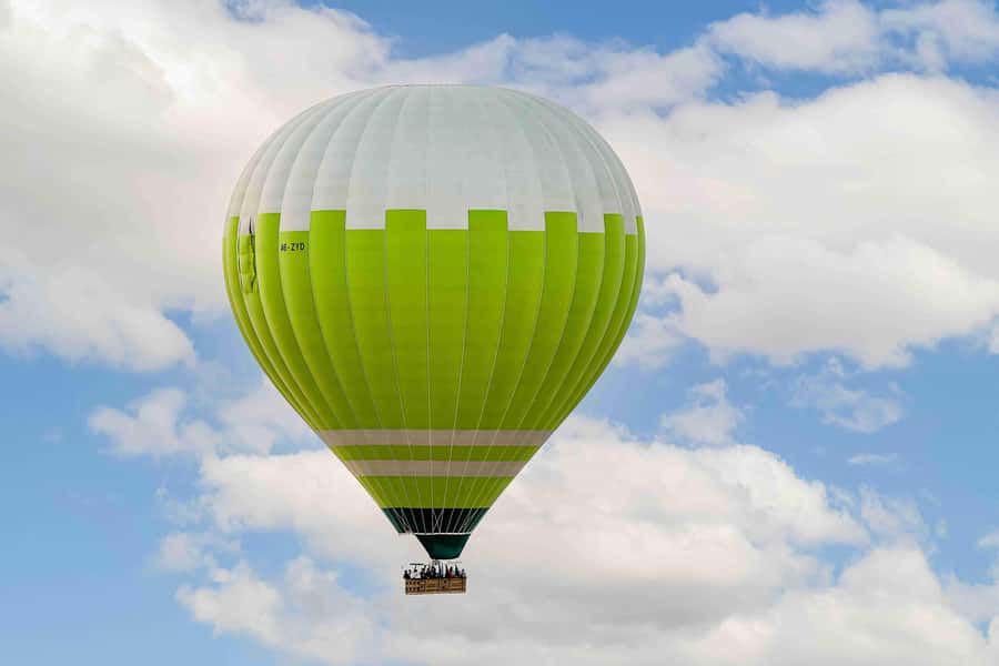 Dubai: Sunrise Hot Air Balloon Ride with Transfers - Shared 4x4 pickup from Dubai