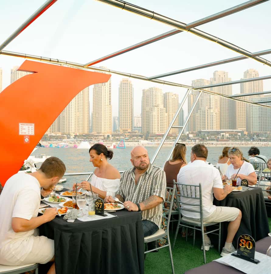 Dubai: Sunset or Dinner Cruise with Live Music & Open Bar - Open bar and table service