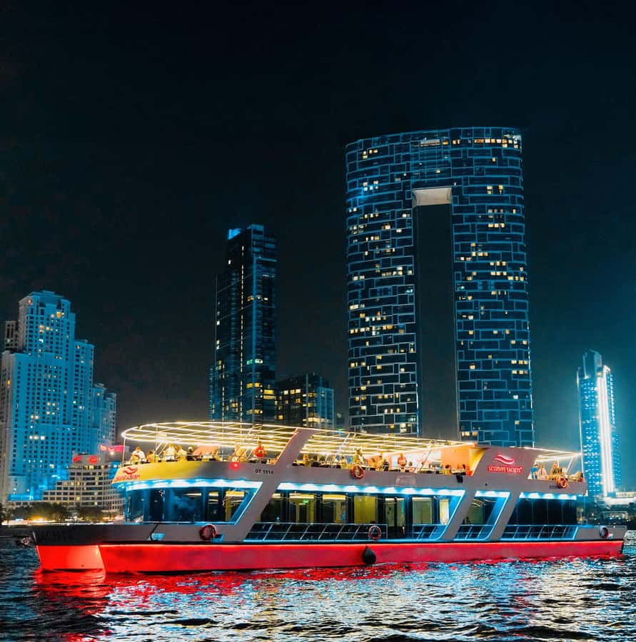 Dubai: Sunset or Dinner Cruise with Live Music & Open Bar - Boarding and assigned seating