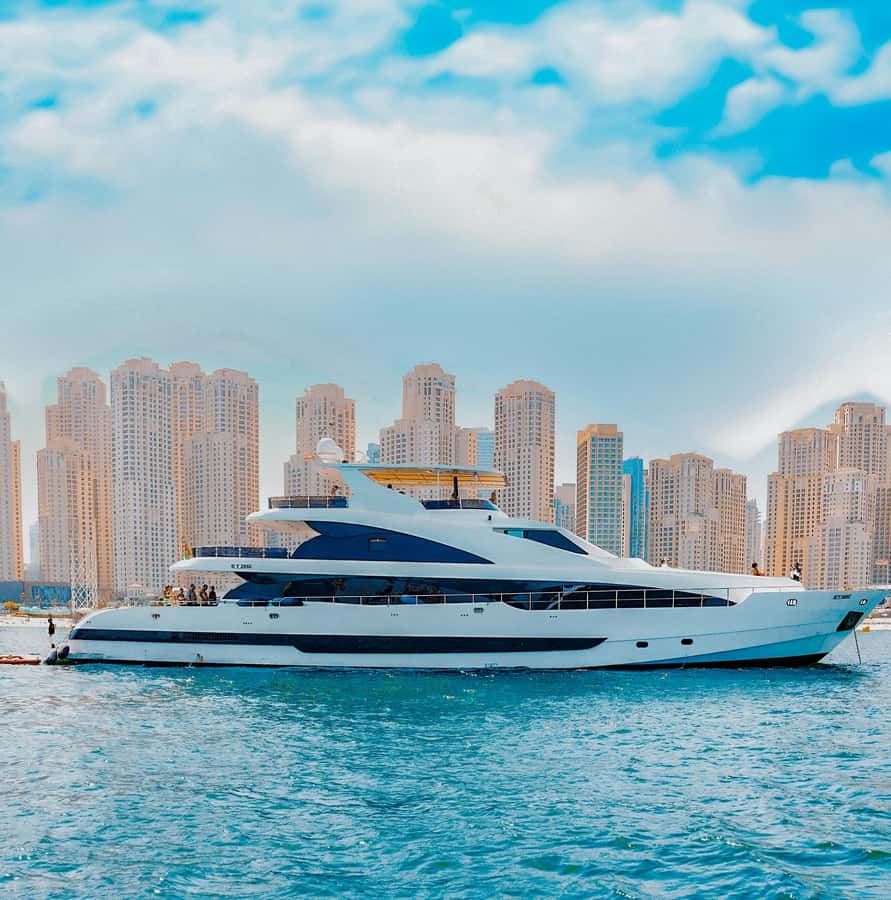 Dubai: Superyacht Experience with Live Music & Drinks - What you eat, from buffet-style dishes to live sushi