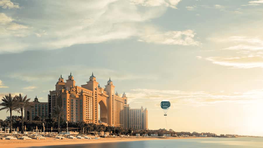 Dubai: The Dubai Balloon at Atlantis - Who will enjoy the Dubai Balloon most