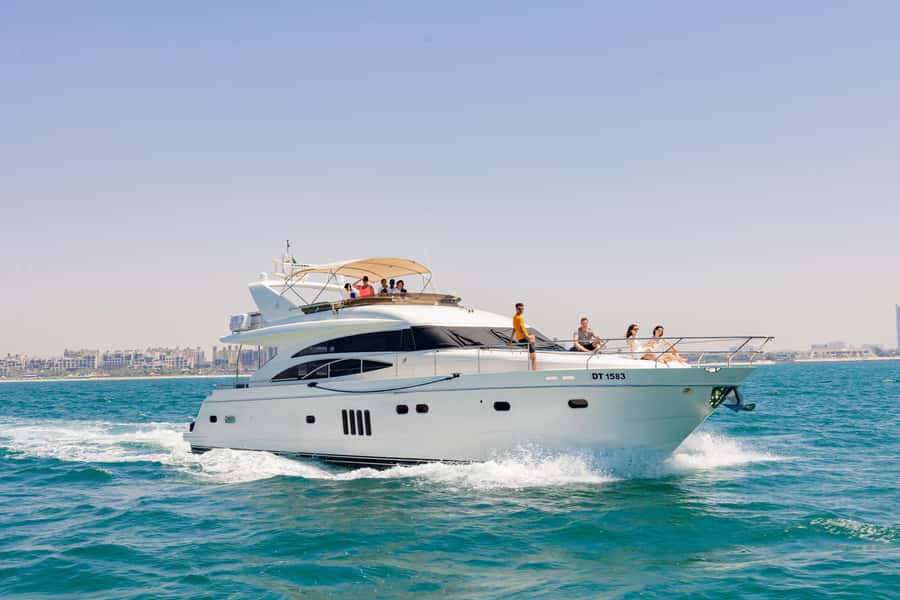 Dubai: The Luxury Yacht Tour with Live BBQ Option - Photos, WiFi, and practical comfort