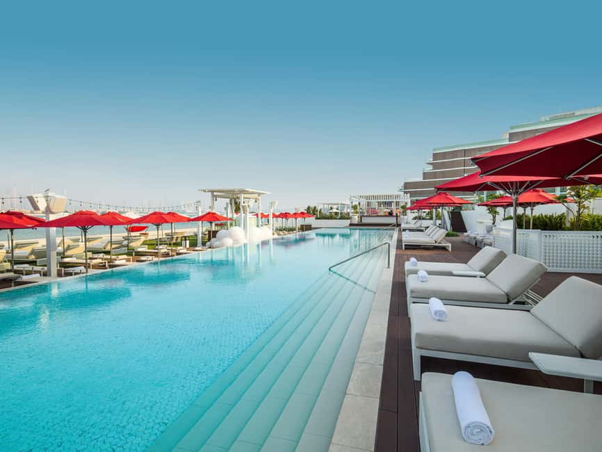 Dubai: The Palm 3-Course Set Menu Meal and Beach Club Access - Fluid Beach Club gives you two ways to relax