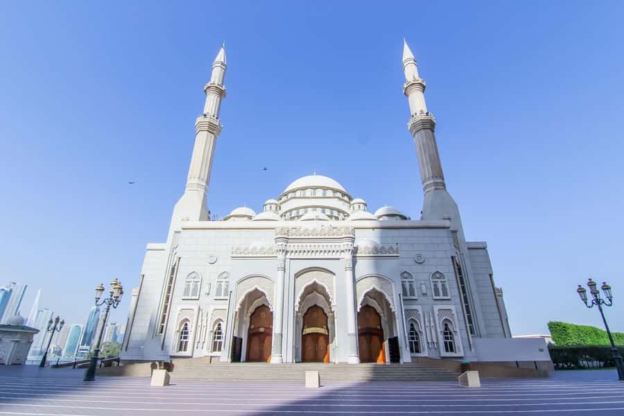 Dubai: The Pearl Of The Gulf - Half Day Sharjah City Tour - Shopping at the Iranian Market