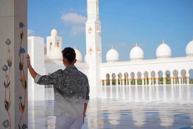 Dubai To Abu Dhabi: Grand Mosque, Royal Palace & Etihad Towers - Etihad Towers and the Corniche show the modern city