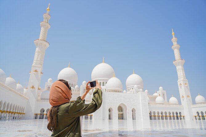 Dubai To Abu Dhabi: Grand Mosque, Royal Palace & Etihad Towers - Heritage Village adds a small piece of older Abu Dhabi