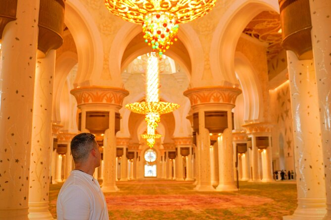 Dubai To Abu Dhabi: Grand Mosque, Royal Palace & Etihad Towers - The Dates Market is brief but useful
