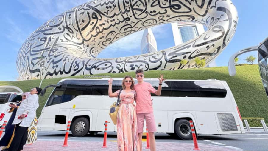 Dubai: Traditional and Modern Tour with Burj Khalifa Ticket - Spice Souk and Gold Souk